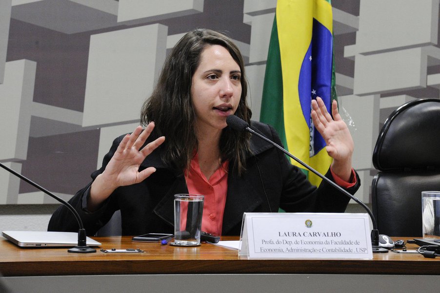 Laura Carvalho