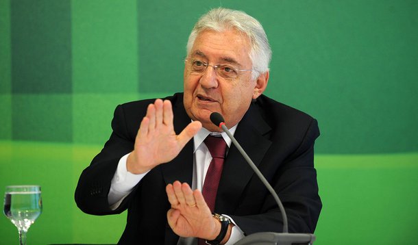 Brasília- DF- Brasil- 02/02/2015- O ministro da Secretaria da Micro e Pequena Empresa (SMPE), Guilherme Afif Domingos, apresenta dados de adesão ao Simples Nacional do exercício 2015 (Elza Fiúza/Agência Brasil)