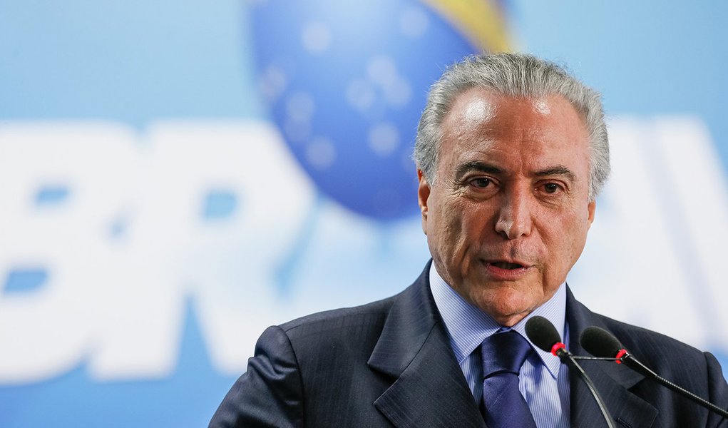 Brasília - DF 05/10/2016. Presidente Michel Temer durante cerimônia de Posse do novo Ministro de Estado do Turismo, Marx Beltrão Lima Siqueira. Foto: Beto Barata/PR