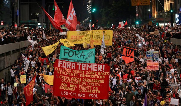 05/09/2016- Manifestantes protestam contra Michel Temer na avenida Paulista, São Paulo. Foto:roberto Parizotti- CUT