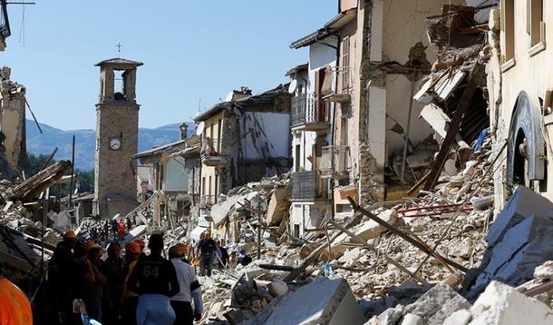 Destruição provocada por terremoto em Amatrice, na Itália. 24/08/2016 REUTERS/Stefano Rellandini