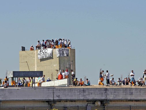 Rebelião do PCC em presídio