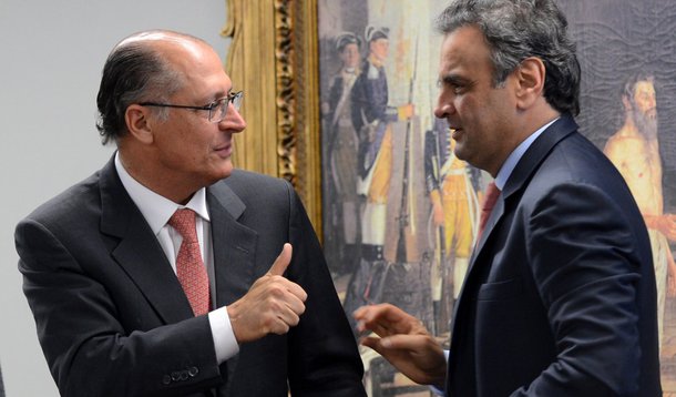 Brasília - O governador de São Paulo, Geraldo Alckimim, e o senador Aécio Neves, durante Seminário Nacional sobre Aplicação de Medidas Socioeducativas a Adolescentes Infratores, na Câmara dos Deputados