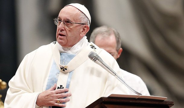 Pope Francis leads a mass on New Year's Day at Saint Peter's Basilica at the Vatican January 1, 2017. REUTERS/Remo Casilli - RTX2X4IC