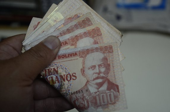 Bolívia, dinheiro