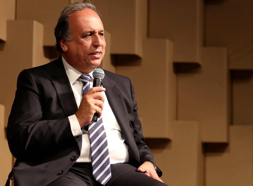 08.04.2015 - Brasília - BSB-Distrito Federal - Governador Luiz Fernando Pezão, participa d