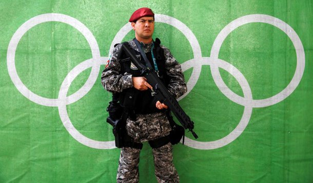 Homem da Força Nacional faz segurança em local dos Jogos 30/7/2016 REUTERS/Stefan Wermuth