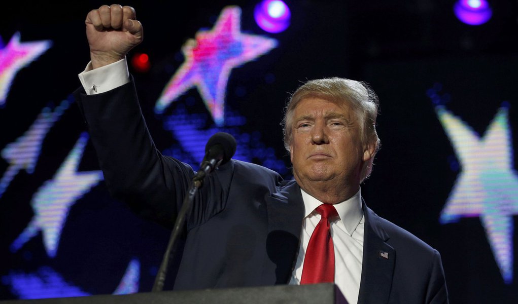 Republican presidential nominee Donald Trump speaks at a Bollywood-themed charity concert put on by the Republican Hindu Coalition in Edison, New Jersey, U.S. October 15, 2016. REUTERS/Jonathan Ernst/File Photo