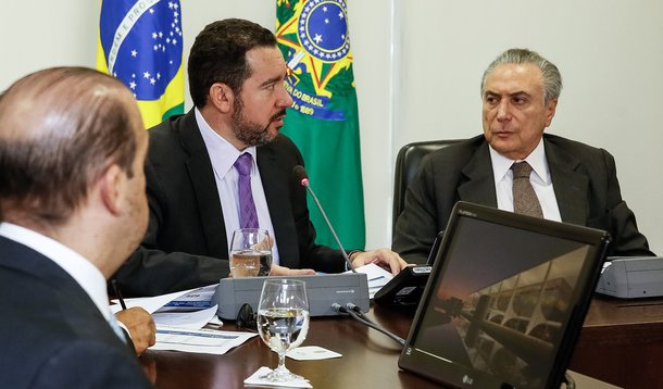Brasília - DF, 08/08/2016. Presidente em Exercício Michel Temer durante reunião com Dyogo Oliveira Ministro Interino do Planejamento, Desenvolvimento e Gestão. Foto: Marcos Corrêa/PR