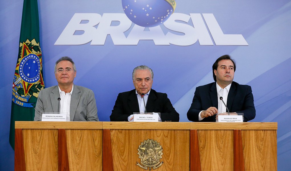 Presidente Michel Temer o Presidente do Senado Federal Renan Calheiros e o Presidente da Câmara dos Deputados, Deputado Rodrigo Maia, durante coletiva de imprensa no Palácio do Planalto. (Brasília - DF 27/11/2016)