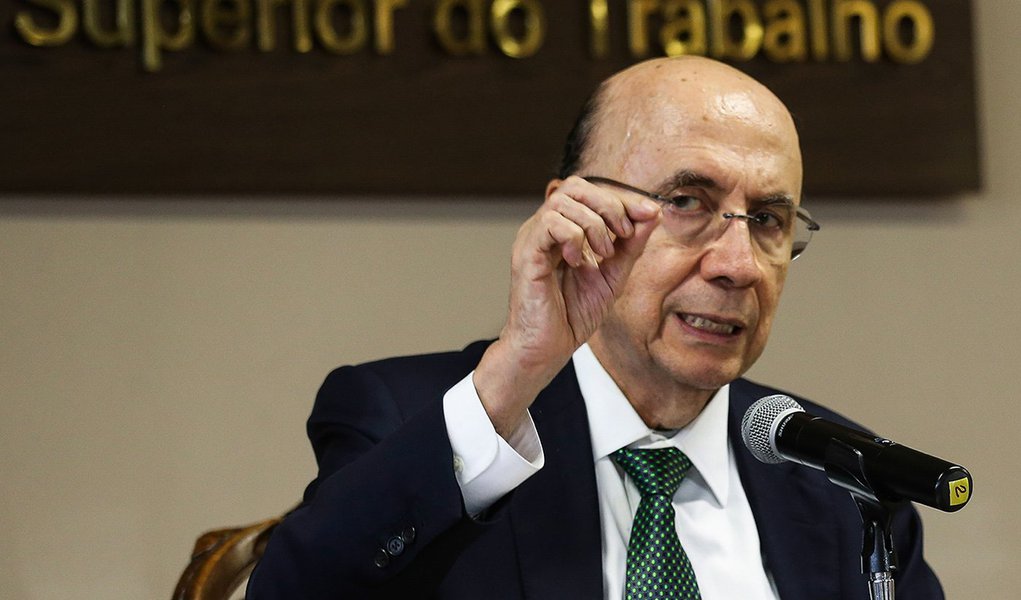 Brasília - Ministro da Fazenda, Henrique Meirelles, se reúne com o presidente do TST, Ives Gandra Martins Filho, para esclarecer questões sobre o ajuste fiscal, em debate no Congresso Nacional (Fabio Rodrigues Pozzebom/Agência Brasil)