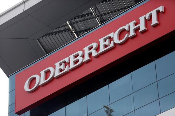 Logo da Odebrecht em edifício da empreiteira em Lima, no Peru. REUTERS/Janine Costa.