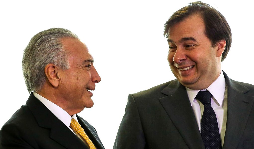 Bras�lia, DF, Brasil: O Presidente interino, Michel Temer, recebe, em seu gabinete, os presidentes do Senado, Renan Calheiros, o presidente da C�mara, Rodrigo Maia, e o l�der do governo na C�mara, Andr� Moura. (Foto: Marcelo Camargo/Ag�ncia Brasil)