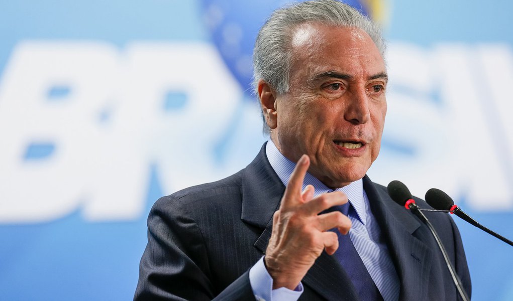 Brasília - DF 05/10/2016. Presidente Michel Temer durante cerimônia de Posse do novo Ministro de Estado do Turismo, Marx Beltrão Lima Siqueira. Foto: Beto Barata/PR