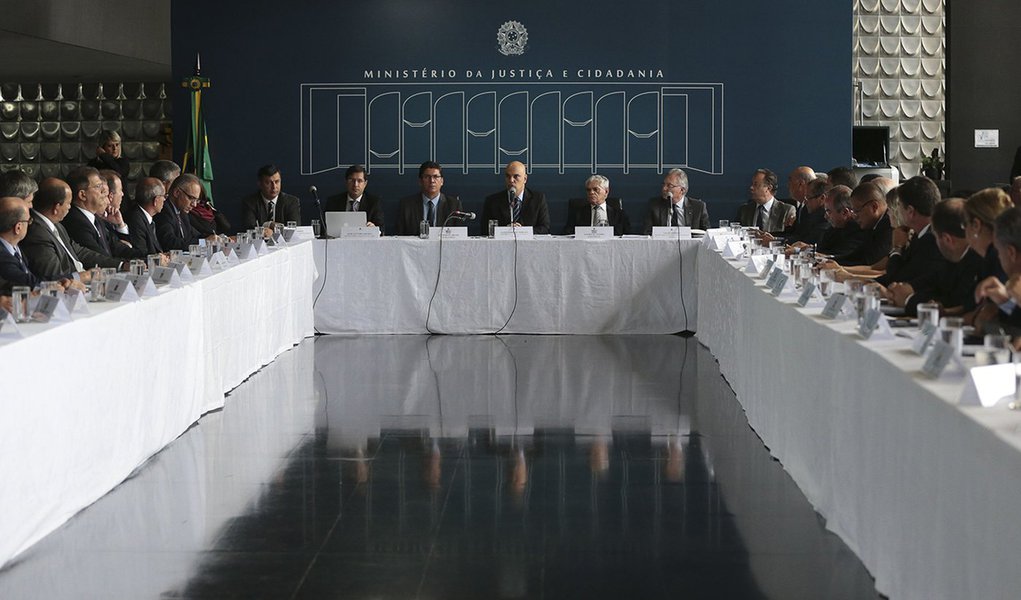 Brasília - O ministro da Justiça, Alexandre de Moraes coordena uma reunião com todos os secretários de Justiça e de Segurança Pública do país. O objetivo é discutir medidas imediatas para a crise do sistema penitenciário brasileiro