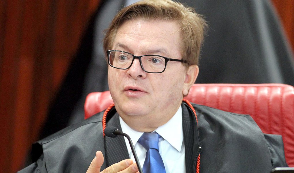 Ministro Herman Benjamin durante sess�o plen�ria do TSE. Bras�lia-DF, 17/12/2015 Foto: Roberto Jayme/ASICS/TSE