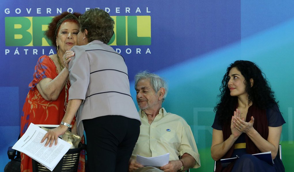 Brasília- DF 31-03-2016 Presidenta, Dilma durante Encontro com artistas e intelectuais em defesa da democraciaFoto Lula Marques/Agência PT