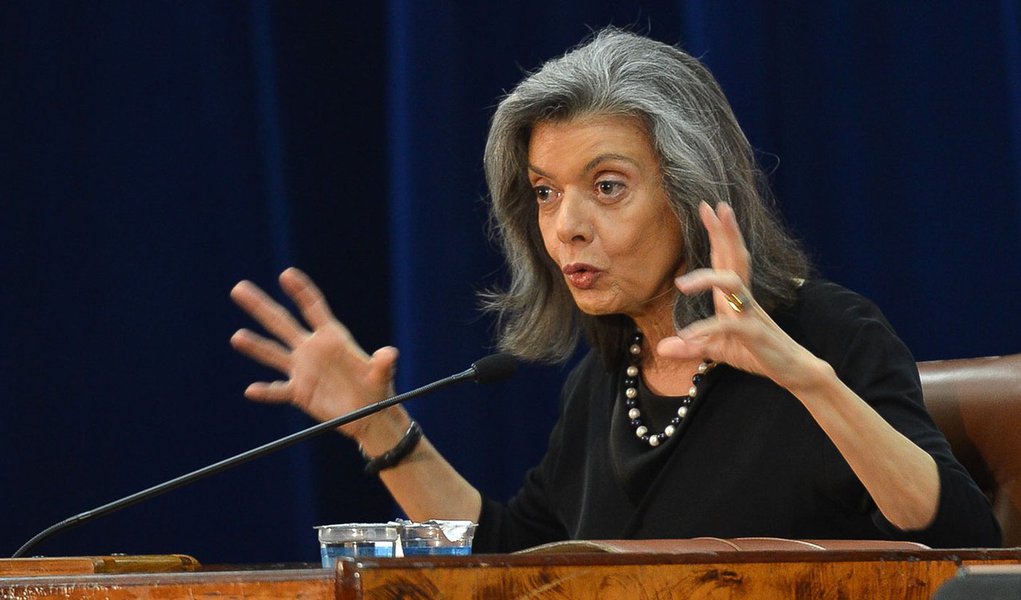 A ministra do STF, Cármen Lúcia Antunes Rocha participa da abertura do 7º Fórum Liberdade de Imprensa &amp; Democracia (Antonio Cruz/Agência Brasil)