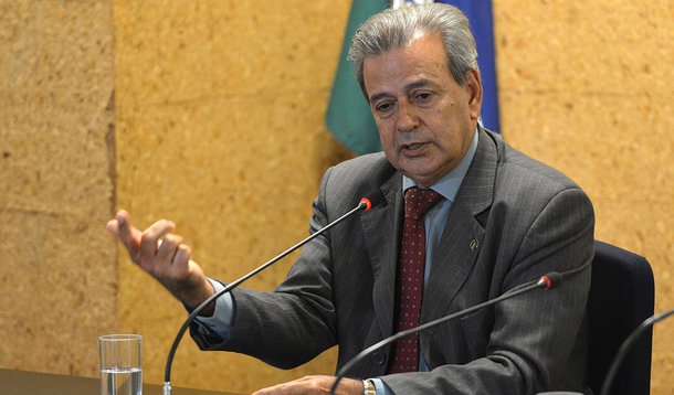 Brasília - O diretor-geral da ANEEL, Romeu Rufino anuncia a nova bandeira tarifária (Fabio Rodrigues Pozzebom/Agência Brasil)