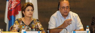 Presidenta Dilma Rousseff, o governador Luiz Fernando Pezão, o prefeito Eduardo Paes, e o presidente do Comitê Organizador dos Jogos Olímpicos Rio 2016, Carlos Nuzmann, durante reunião (Fernando Frazão/Agência Brasil)