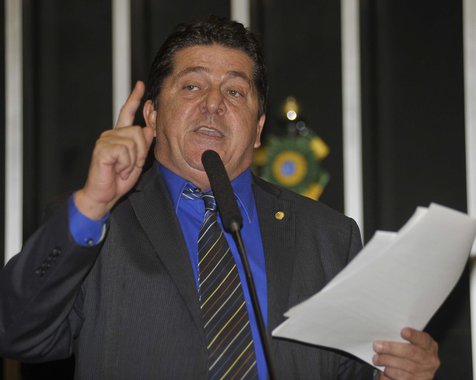 Bras�lia - O deputado federal Stephan Nercessian (PPS-RJ), fala na tribuna do plen�rio sobre seu envolvimento com Carlinhos Cachoeira