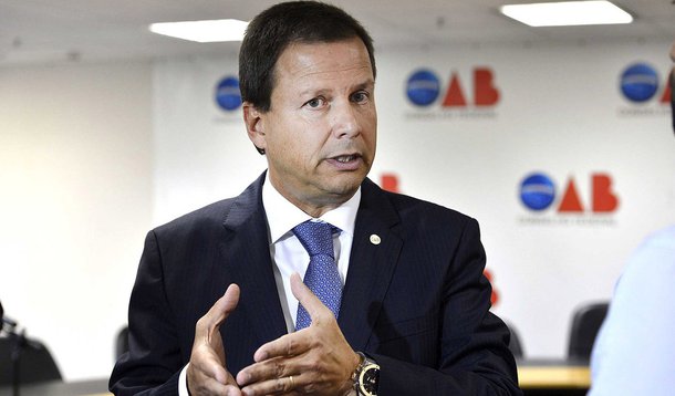 Brasília - O presidente da OAB, Cláudio Pacheco Prates Lamachia, durante coletiva fala sobre o senador Delcídio do Amaral (Valter Campanato/Agência Brasil)