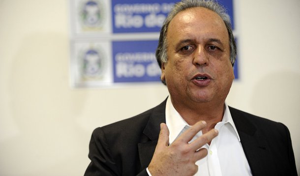 Governador Luiz Fernando Pezão e prefeitos discutem medidas contra a crise econômica nas cidades no entorno do Complexo Petroquímico do Rio de Janeiro em reunião no Palácio Guanabara (Fernando Frazão/Agência Brasil)