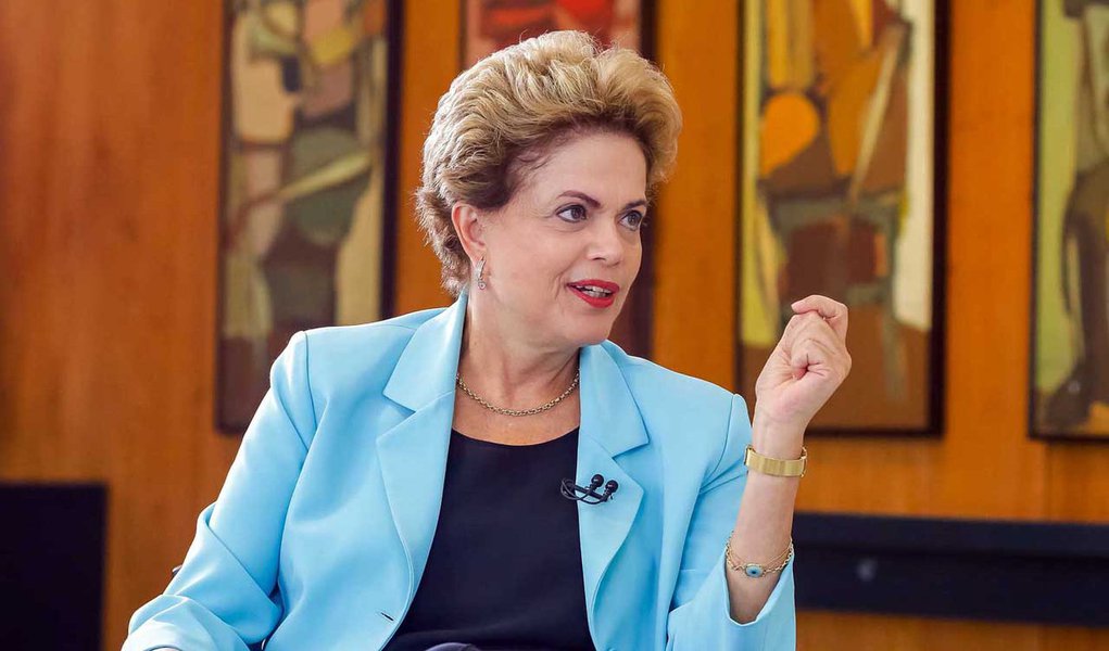 Brasília - DF, 12/08/2015. Presidenta Dilma Rousseff durante entrevista com Kennedy Alencar para o Jornal do SBT. Foto: Roberto Stuckert Filho/PR