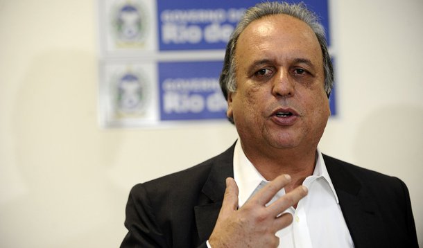 Governador Luiz Fernando Pezão e prefeitos discutem medidas contra a crise econômica nas cidades no entorno do Complexo Petroquímico do Rio de Janeiro em reunião no Palácio Guanabara (Fernando Frazão/Agência Brasil)