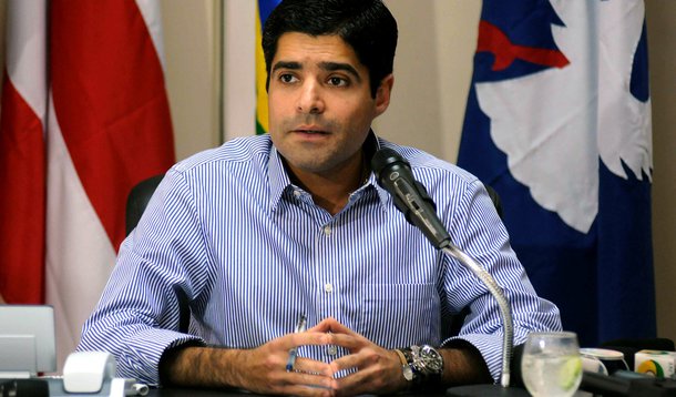 Salvador- BA- Brasil- 27/04/2015- O prefeito ACM Neto disse que as equipes da Prefeitura vão trabalhar 24 horas durante todo o período de chuvas em Salvador e anunciou medidas para os desabrigados e desalojados.​ Foto: Ângelo Pontes/ Agecom