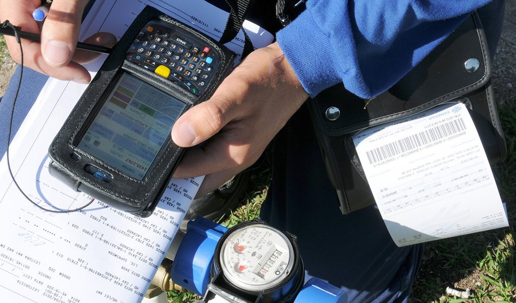 Novo micro computador portátil para leitura de conta de agua. Curitiba,05/04/2012. Foto:Ike Stahlke/Sanepar