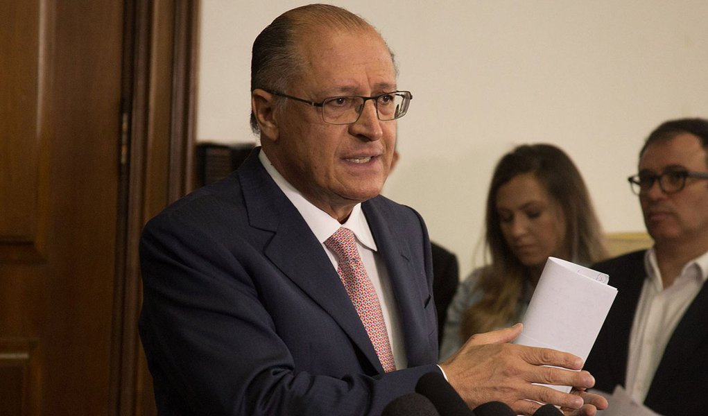 São Paulo - O governador Geraldo Alckmin anunciou o adiamento da reorganização escolar, a coletiva foi realizada no Palácio dos Bandeirantes. (SECOM/ Gov.de SP)