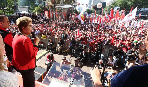 São Paulo 01/05/2016 Presidenta Dilma durante Ato em comemoração ao Dia do Trabalhador, no Vale do Anhangabau. Foto Paulo Pinto / Agencia PT