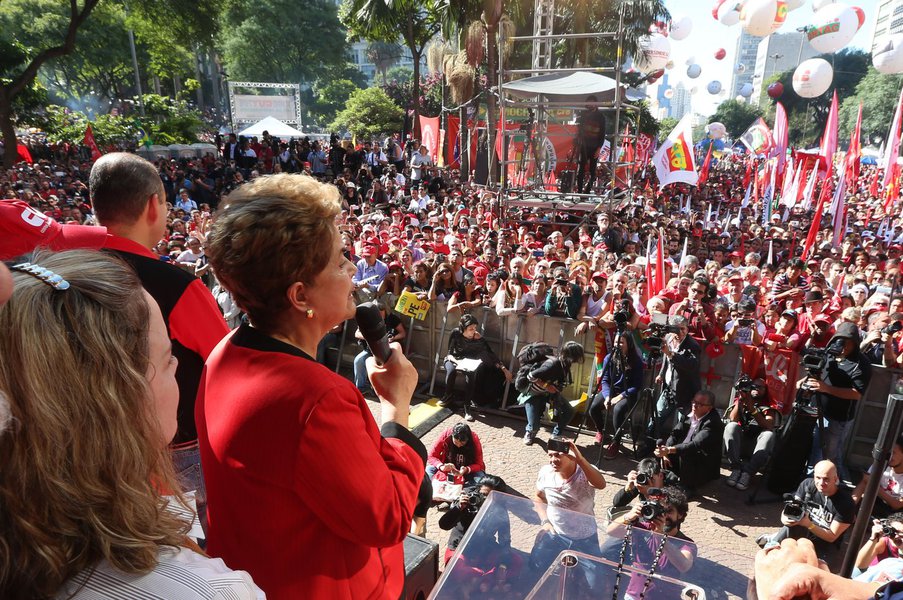 São Paulo 01/05/2016 Presidenta Dilma durante Ato em comemoração ao Dia do Trabalhador, no Vale do Anhangabau. Foto Paulo Pinto / Agencia PT