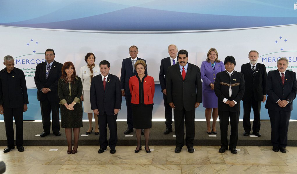 Foto oficial dos chefes dos Estados Partes e Associados do Mercosul (Wilson Dias/Agência Brasil)
