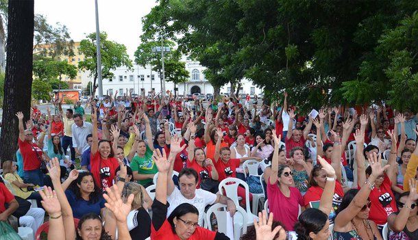 10 de Fevereiro de 2016. Assembl�ia dos professores municipais entram em greve