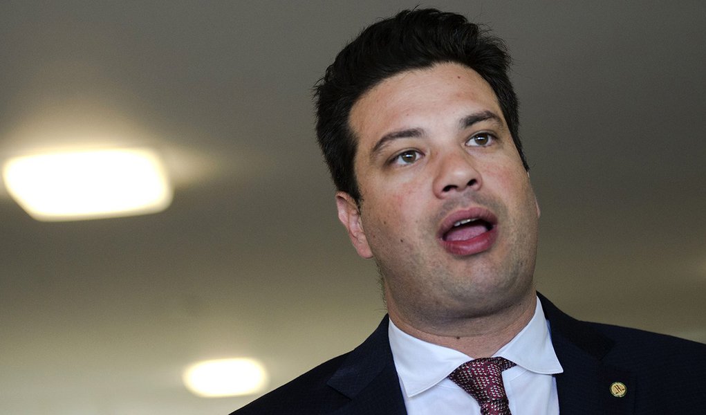 Brasília - Deputado Leonardo Picciani, um dos candidatos à liderança do PMDB na Câmara dos Deputados (Marcelo Camargo/Agência Brasil)