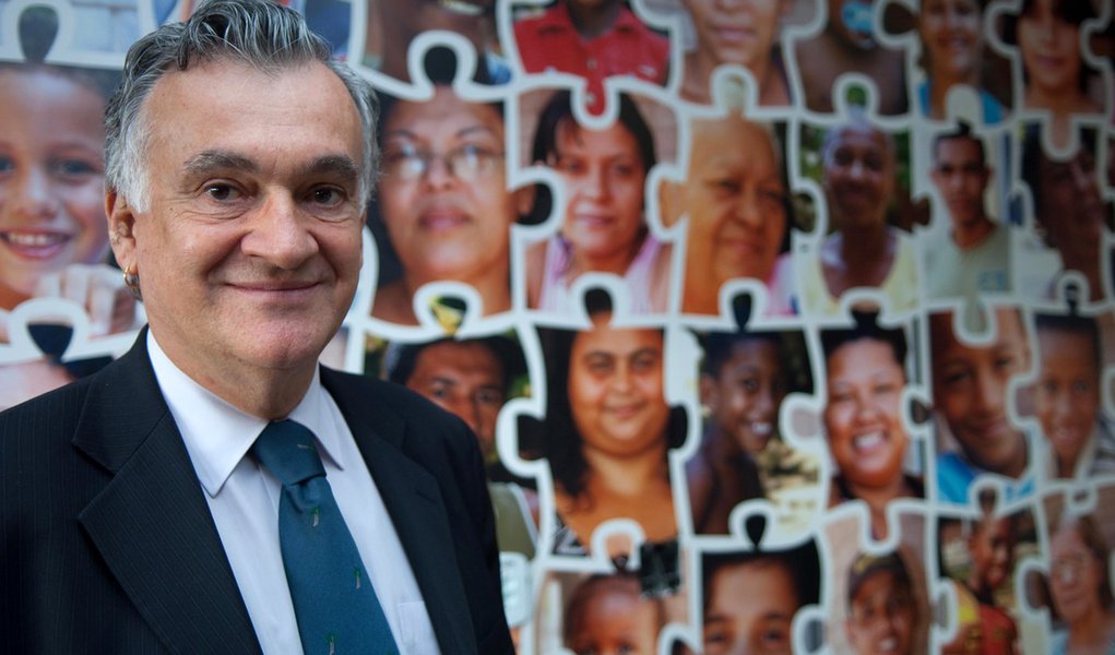 29/04/2010. Cr�dito: Pedro Fran�a/Minc. Brasil. Bras�lia-DF. Ministro Juca Ferreira participa da inaugura��o da Biblioteca Parque de Manguinhos - RJ