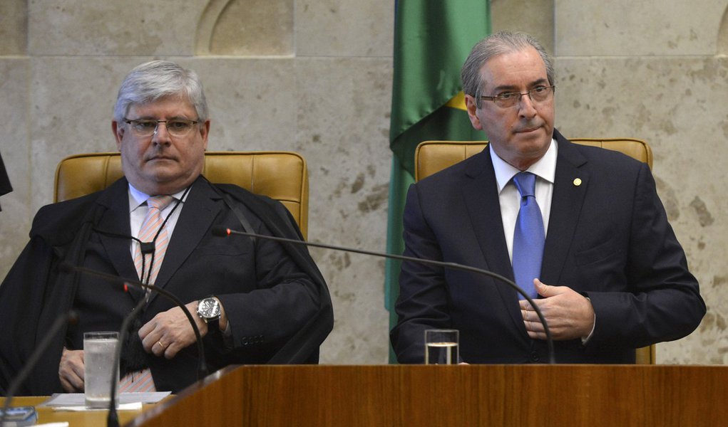 Bras�lia - O Procurador-Geral da Rep�blica, Rodrigo Janot, o presidente da C�mara, Eduardo Cunha e o ministro da Justi�a, Jos� Eduardo Cardozo participam da sess�o de abertura do ano judici�rio (Jos� Cruz/Ag�ncia Brasil)