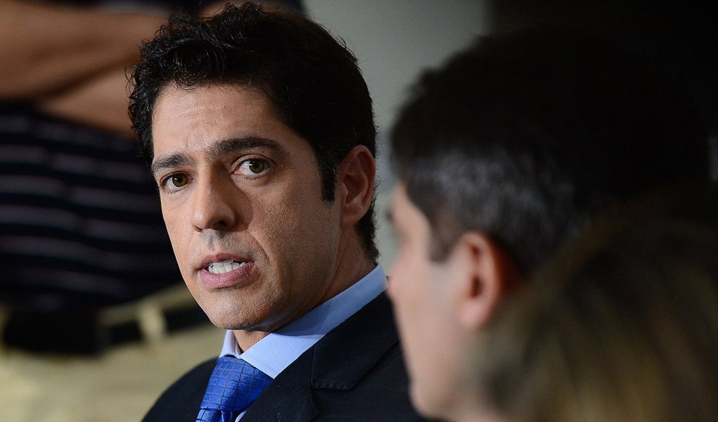 Rio de Janeiro - O delegado titular da Delegacia de Repressão a Crimes de Informática, Alessandro Thiers, fala sobre caso de estupro coletivo sofrido por jovem de 16 anos (Tomaz Silva/Agência Brasil)