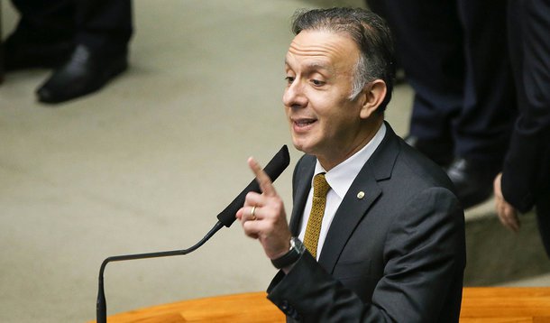 Brasília- Deputado Aguinaldo Ribeiro fala durante a sessão para votação da autorização ou não da abertura do processo de impeachment da presidenta Dilma Rousseff, no plenário da Câmara dos Deputados. (Marcelo Camargo/Agência Brasil)