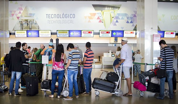 Brasília - Movimento no aeroporto de Brasília antes do feriado de Carnaval. (Marcelo Camargo/Agência Brasil)