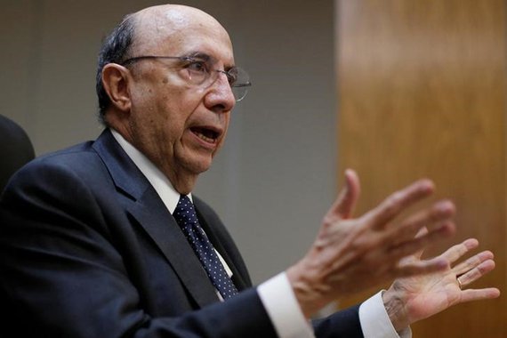 Ministro da Fazenda, Henrique Meirelles, durante entrevista à Reuters em Brasília 02/06/2016 REUTERS/Ueslei Marcelino