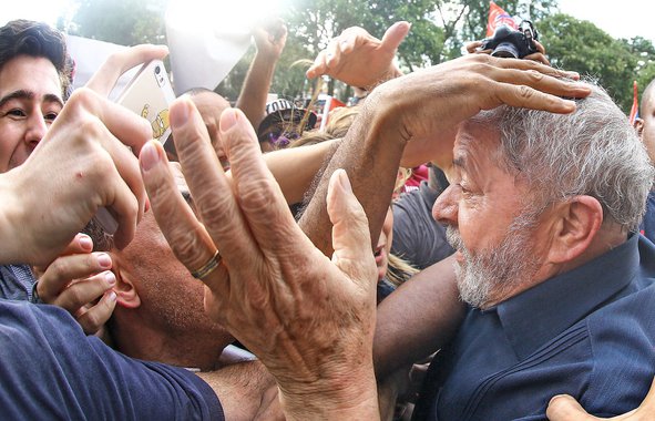 São Bernardo do Campo- SP- Brasil- 04/03/2016- Ex-presidente Lula chega ao seu apartamento em São Bernardo do Campo. Foto: Ricardo Stuckert/ Instituto Lula