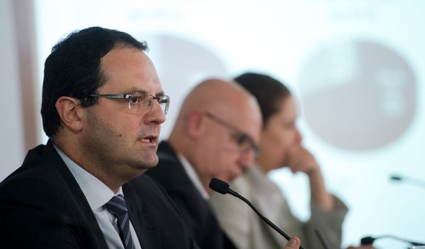 BRAS�LIA, DF, BRASIL, 19-02-2016, 16h30: O ministro da Fazenda, Nelson Barbosa, e o ministro do Planejamento, Valdir Sim�o, anunciam os cortes no Or�amento e mudan�as fiscais para 2016. (Foto: Marcelo Camargo/Ag�ncia Brasil)