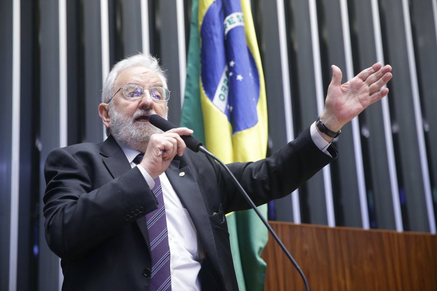 Deputado Ivan Valente (PSOL). 