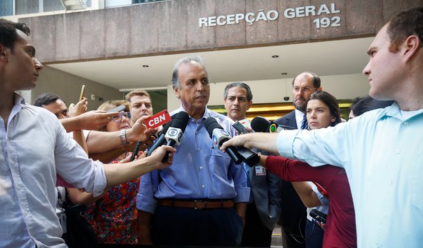 Rio de Janeiro- RJ- Brasil- 31/03/2016- Governador Luiz Fernando Pezão tem alta do Hospital Pró-Cardíaco em Botafogo. Foto: Shana Reis/ GERJ