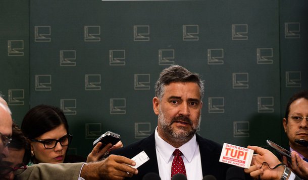 Brasília - O deputado Paulo Pimenta, líder do governo na Comissão Mista de Orçamento (CMO), fala sobre o corte de gastos (Valter Campanato/Agência Brasil)
