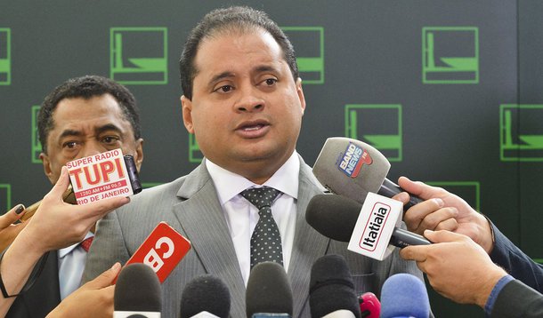 Brasília - Entrevista do líder do PDT, deputado federal Weverton Rocha, sobre o apoio ao governo de Dilma na questão do Impeachment (Antonio Cruz/Agência Brasil)