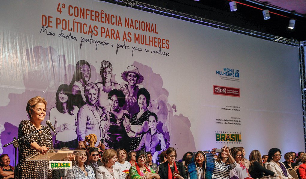 Brasília - DF, 10/05/2016. Presidenta Dilma Rousseff durante cerimônia de abertura da 4ª Conferência Nacional de Política para as Mulheres. Foto: Roberto Stuckert Filho/PR